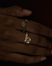 Muat gambar ke penampil Galeri, Magnum Pistachio Ring White Silver
