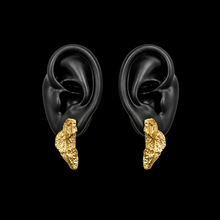 Muat gambar ke penampil Galeri, Magnum Crack 03 Earrings
