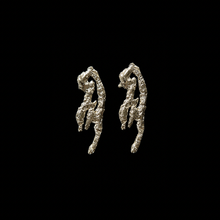 Muat gambar ke penampil Galeri, Melted 09 Earrings

