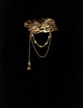 Muat gambar ke penampil Galeri, Bongkah Koma Brooch
