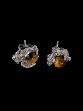 Muat gambar ke penampil Galeri, Magnum Almond Choco Earrings White Silver
