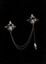 Muat gambar ke penampil Galeri, Rempa Onyx Long Brooch
