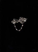 Muat gambar ke penampil Galeri, Bara Koma Brooch

