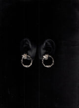 Muat gambar ke penampil Galeri, Lingkar Rempa Earrings
