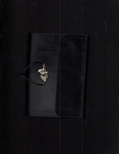 Muat gambar ke penampil Galeri, Runtuh Leather Book
