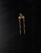 Load image into Gallery viewer, Kelana Sekar Brooch
