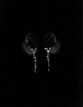 Muat gambar ke penampil Galeri, Rintik Kelana 02 Earrings
