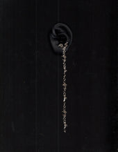 Load image into Gallery viewer, Derai Kelana Earrings
