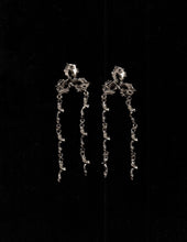Muat gambar ke penampil Galeri, Kelana Sekar Earrings
