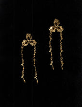 Muat gambar ke penampil Galeri, Kelana Sekar Earrings

