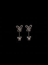 Muat gambar ke penampil Galeri, Double Flower Logo Large Earrings
