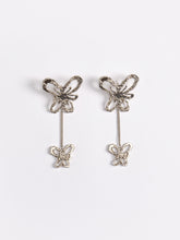 Muat gambar ke penampil Galeri, Double Flower Logo Large Earrings
