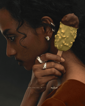 Muat gambar ke penampil Galeri, Magnum Pistachio Earrings White Silver
