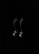 Muat gambar ke penampil Galeri, Redup Earrings
