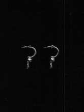 Muat gambar ke penampil Galeri, Anomali 33 Hook Earrings
