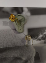 Load image into Gallery viewer, Gugur Earcuff Silver
