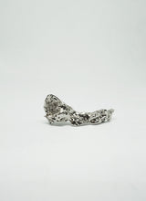 Muat gambar ke penampil Galeri, Lembayung Brooch Silver - gelapruangjiwa
